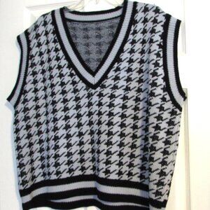 Women's SHEIN CURVE Sleeveless Sweater Vest Black & Gray  Size 1XL